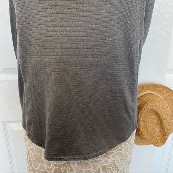 Lululemon Wild Tank Heathered Slate Blue Tropics fabric sweat-wicking size:6 - Picture 8 of 16